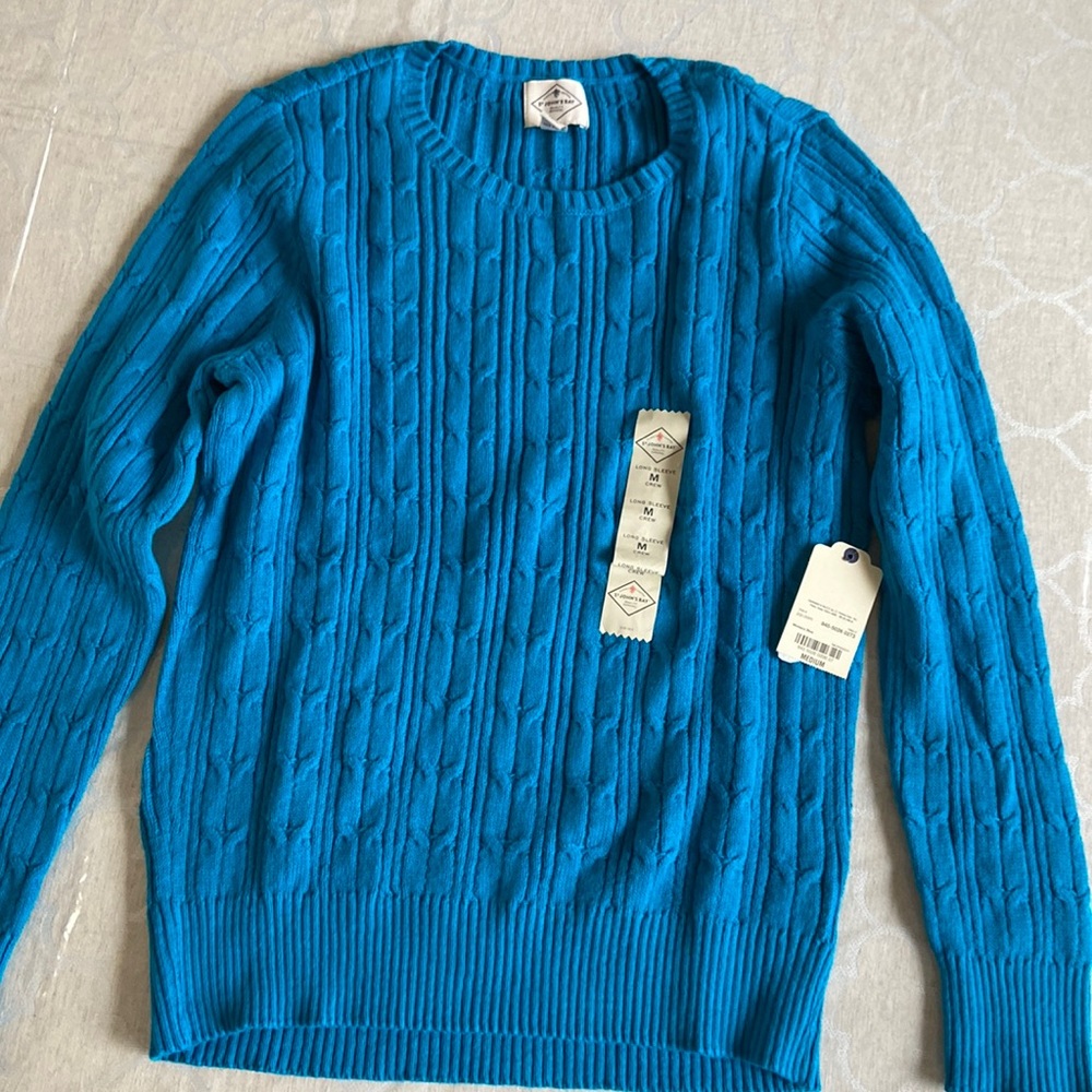 St. John’s Bay Crewneck sweater Size M NWT
